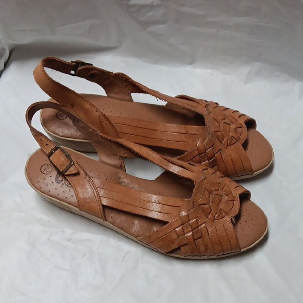 Coasters Women's Tan Leather Huarache Shoes Size 7.5 Preowned